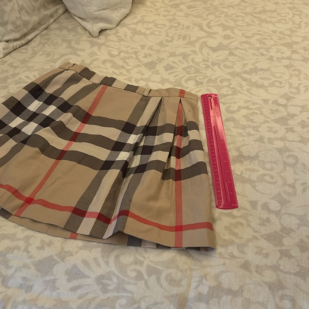 Burberry jr. Girls mini skirt in good condition - Picture 7 of 7
